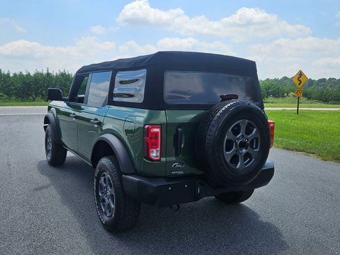 Used 2022 Ford Bronco image 3