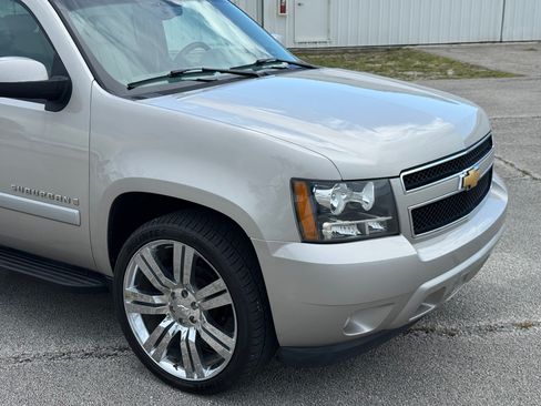 Used 2007 Chevrolet Suburban LT RWD image 52