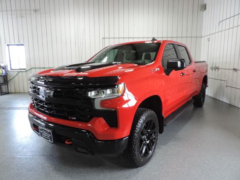 Used 2022 Chevrolet Silverado 1500 4x4 Crew Cab LT Trail Boss image 1
