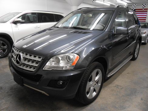 Used 2011 Mercedes-Benz ML 350 image 2
