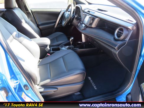 Used 2017 Toyota RAV4 SE image 8