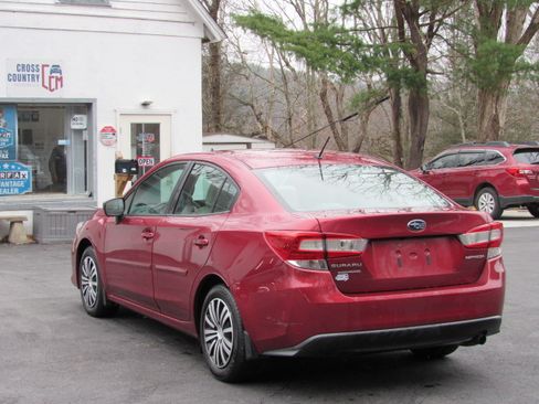 Used 2020 Subaru Impreza 2.0i Premium image 9
