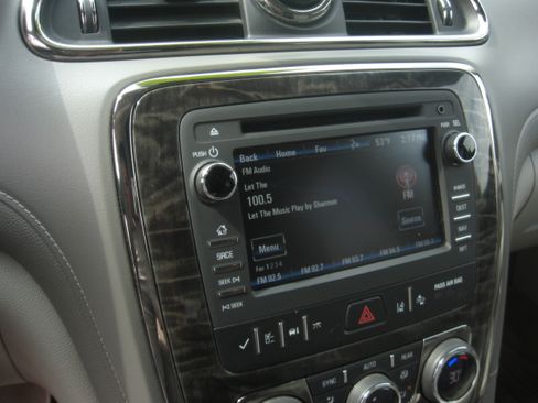 Used 2014 Buick Enclave CXL image 11