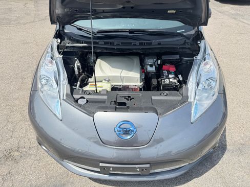 Used 2017 Nissan Leaf S image 28