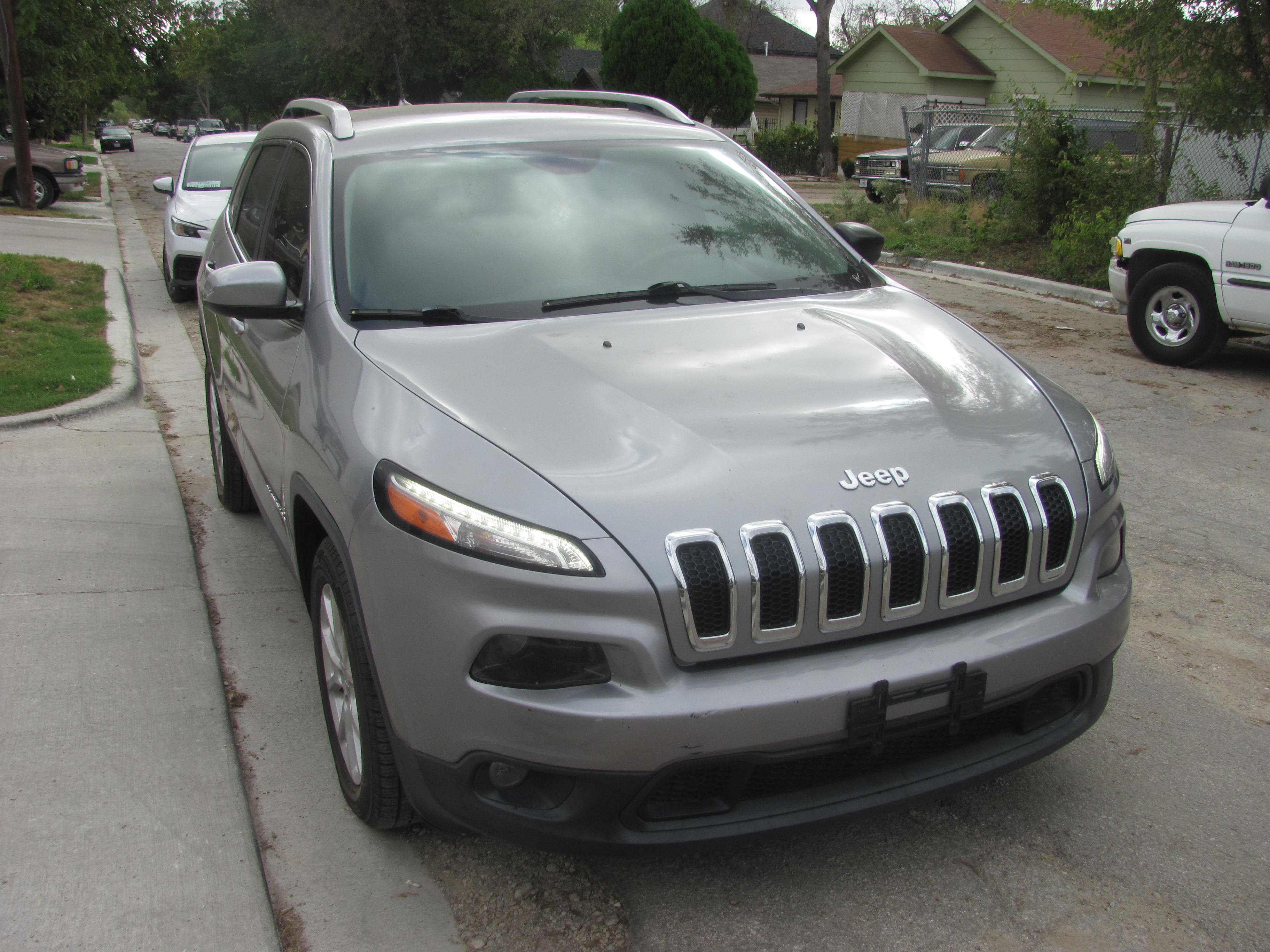 Used 2017 Jeep Cherokee FWD Latitude image 5