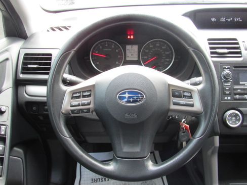 Used 2014 Subaru Forester 2.5i AWD/4WD image 17