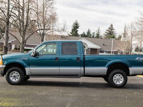 Used 2001 Ford F350 XLT image 4