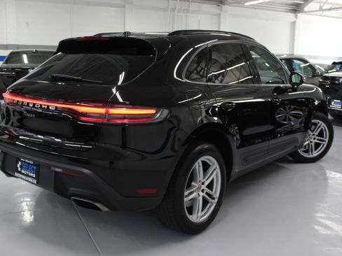 Used 2023 Porsche Macan UNAVAIL AWD/4WD image 7