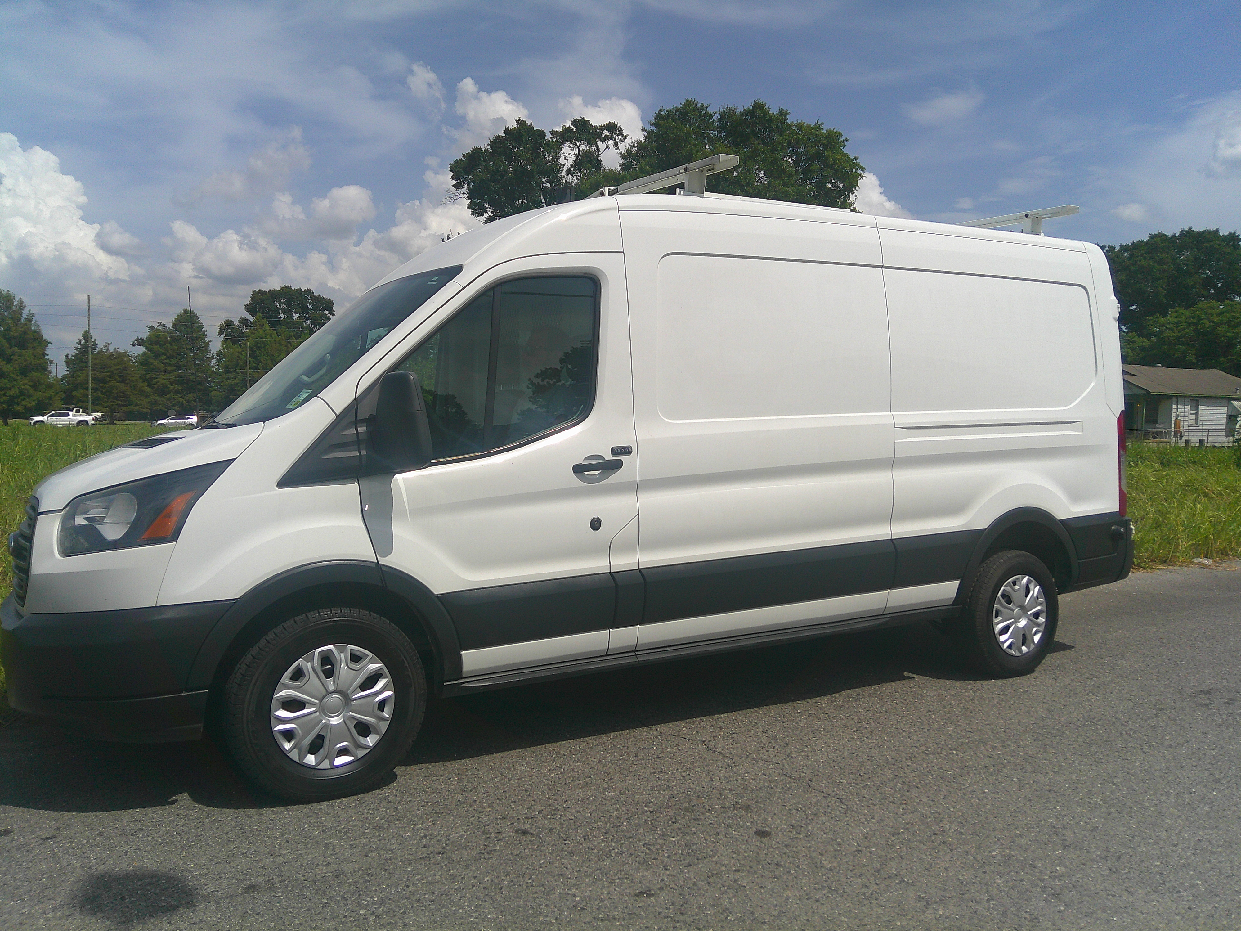Used 2017 Ford Transit 250 148 Medium Roof RWD image 10