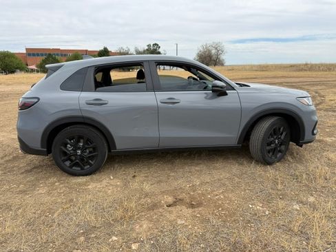 Used 2024 Honda HR-V AWD Sport image 5