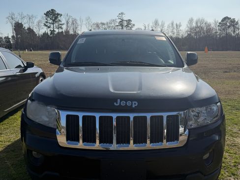 Used 2012 Jeep Grand Cherokee Laredo image 1