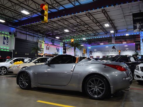 Used 2005 Nissan 350Z Touring RWD image 10