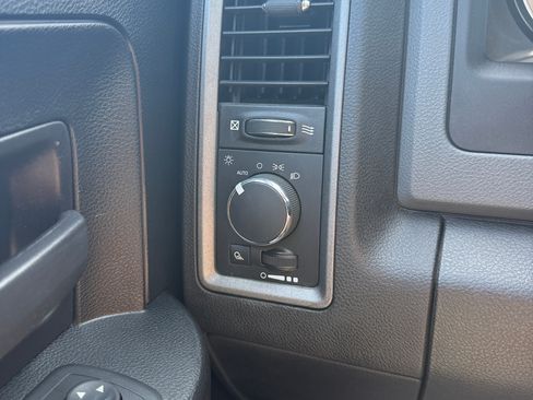 Used 2018 RAM 1500 4x4 Crew Cab ST image 10