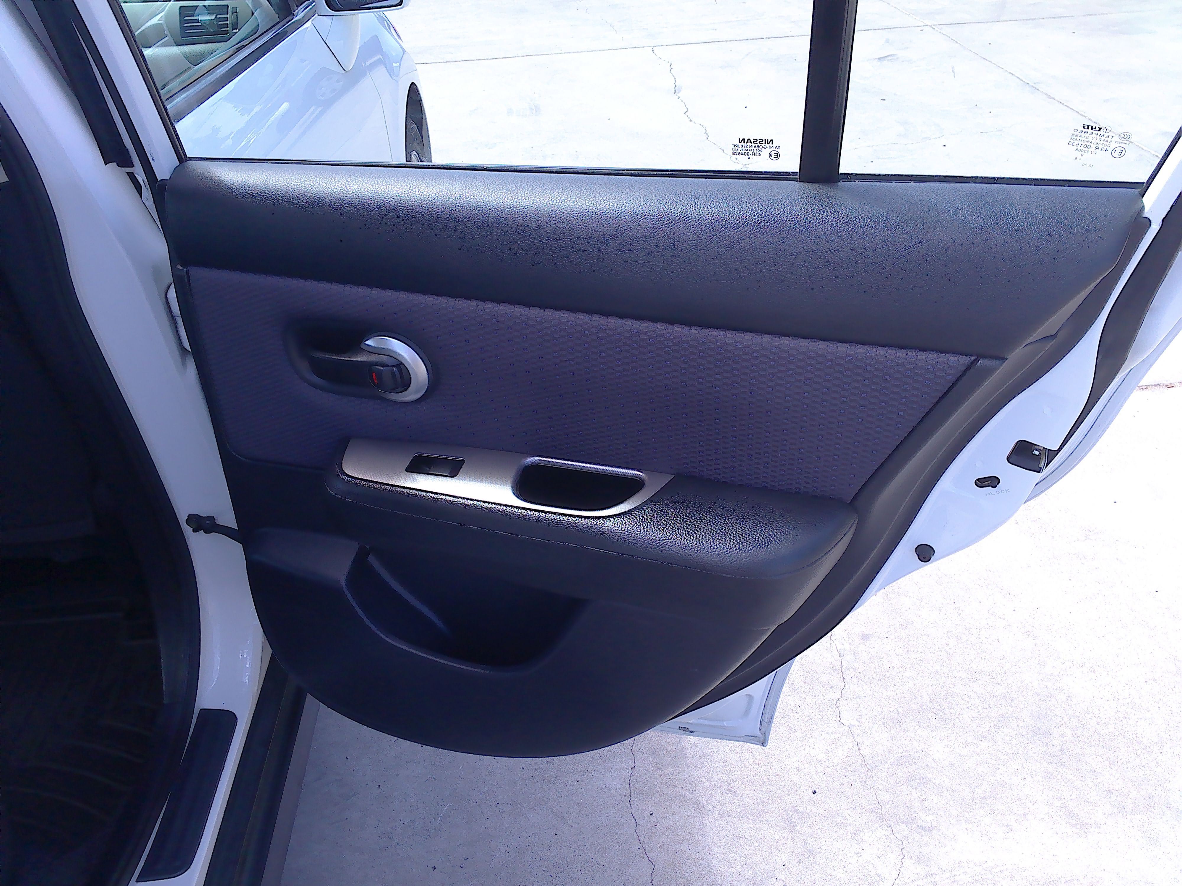 Used 2007 Nissan Versa 1.8 S FWD image 12