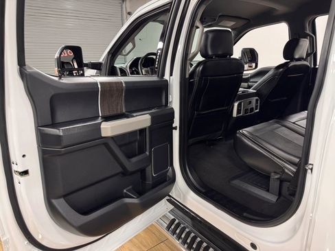 Used 2020 Ford F250 Lariat image 15