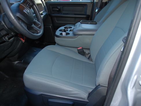 Used 2016 RAM 1500 2WD Quad Cab ST image 15