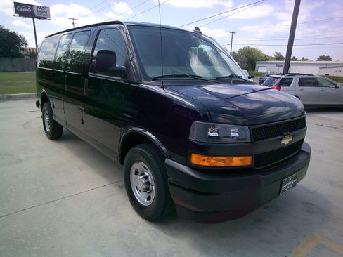 Used 2019 Chevrolet Express 2500 RWD image 6