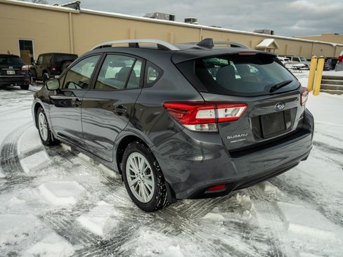 Used 2018 Subaru Impreza 2.0i Premium image 6
