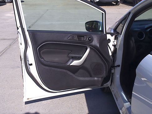 Used 2012 Ford Fiesta SEL Sedan FWD image 9