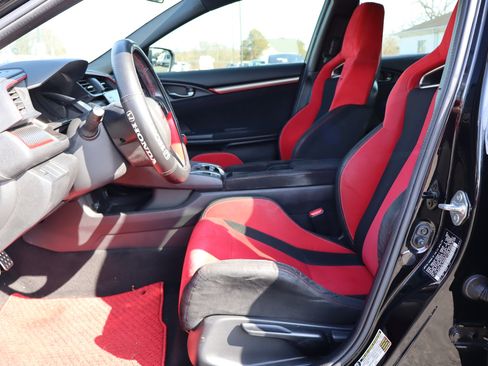 Used 2019 Honda Civic Type R image 11