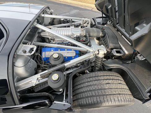 Used 2005 Ford GT image 21