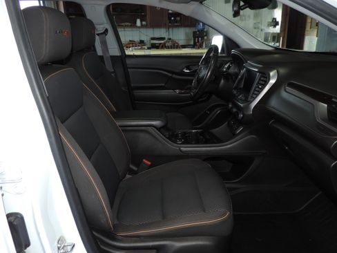 Used 2020 GMC Acadia AWD AT4 image 24