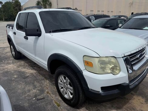 Used 2007 Ford Explorer Sport Trac 2WD XLT image 4