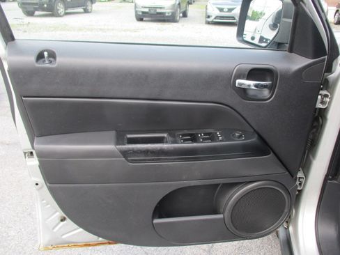 Used 2010 Jeep Patriot 4WD Sport image 18