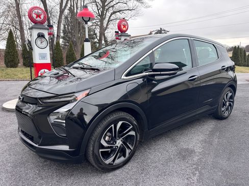 Used 2022 Chevrolet Bolt LT image 1
