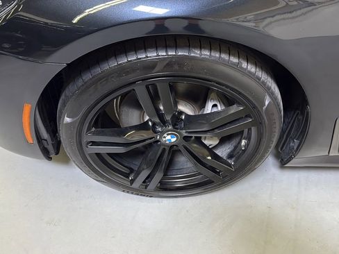Used 2019 BMW 740i w/ M-Sport Package RWD image 26