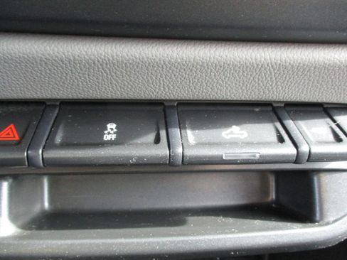 Used 2019 Chevrolet Colorado W/T image 40