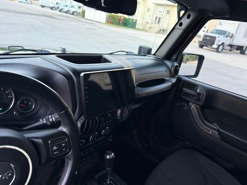 Used 2015 Jeep Wrangler 4WD Unlimited Sport image 70