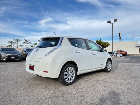 Used 2013 Nissan Leaf S image 8
