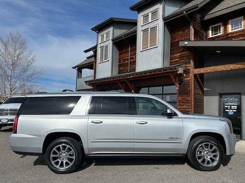 Used 2016 GMC Yukon XL Denali image 4