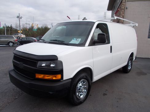 Used 2018 Chevrolet Express 2500 image 1