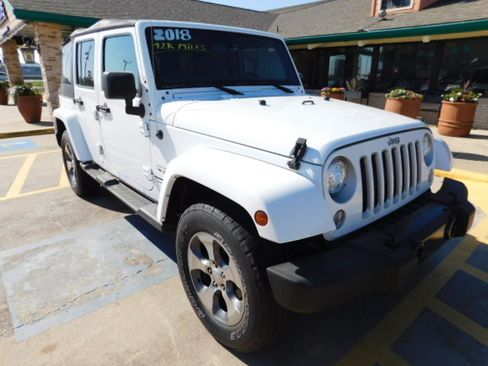 Used 2018 Jeep Wrangler Unlimited Sahara AWD/4WD image 1
