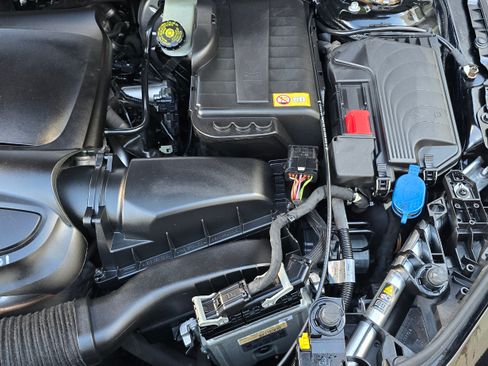 Used 2014 Mercedes-Benz CLA 250 image 33