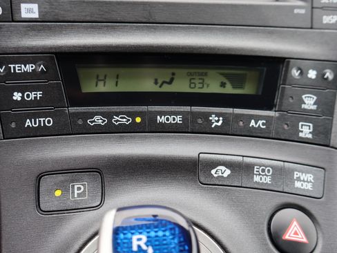 Used 2011 Toyota Prius Three image 27