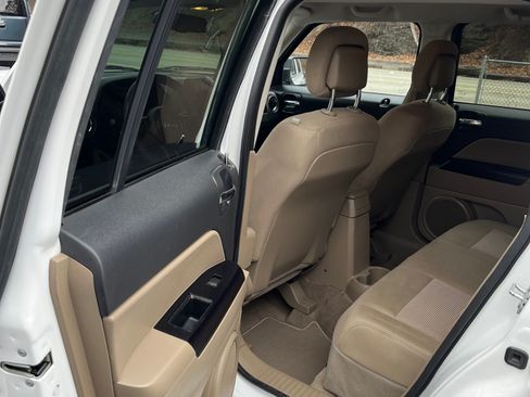 Used 2016 Jeep Patriot Sport image 6