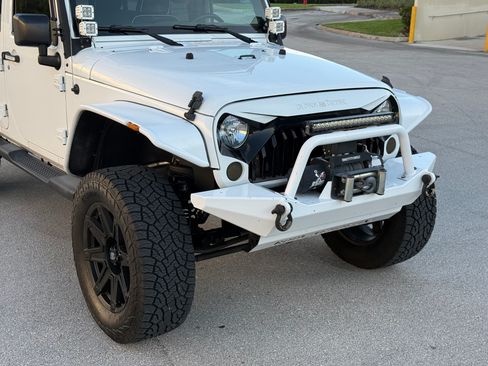 Used 2015 Jeep Wrangler 4WD Unlimited Sahara image 59