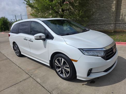 Used 2022 Honda Odyssey Touring image 1