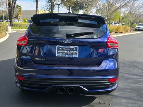 Used 2017 Ford Focus ST image 6