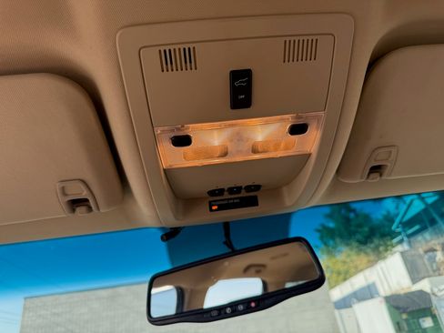 Used 2011 GMC Yukon XL SLT image 22