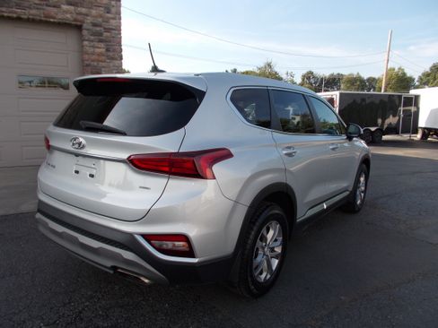 Used 2020 Hyundai Santa Fe SE image 5