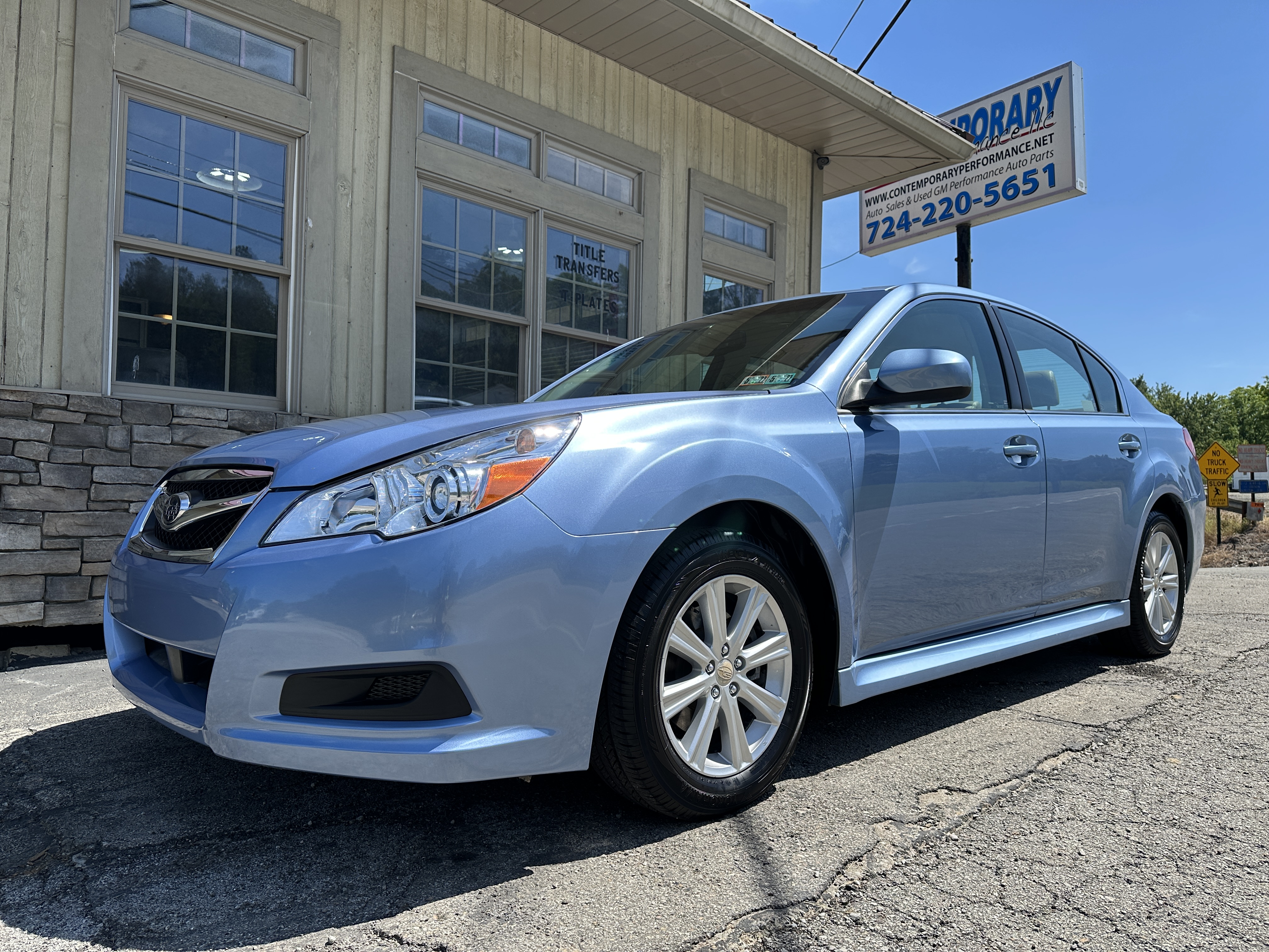 Used 2010 Subaru Legacy 2.5i Premium AWD/4WD image 1