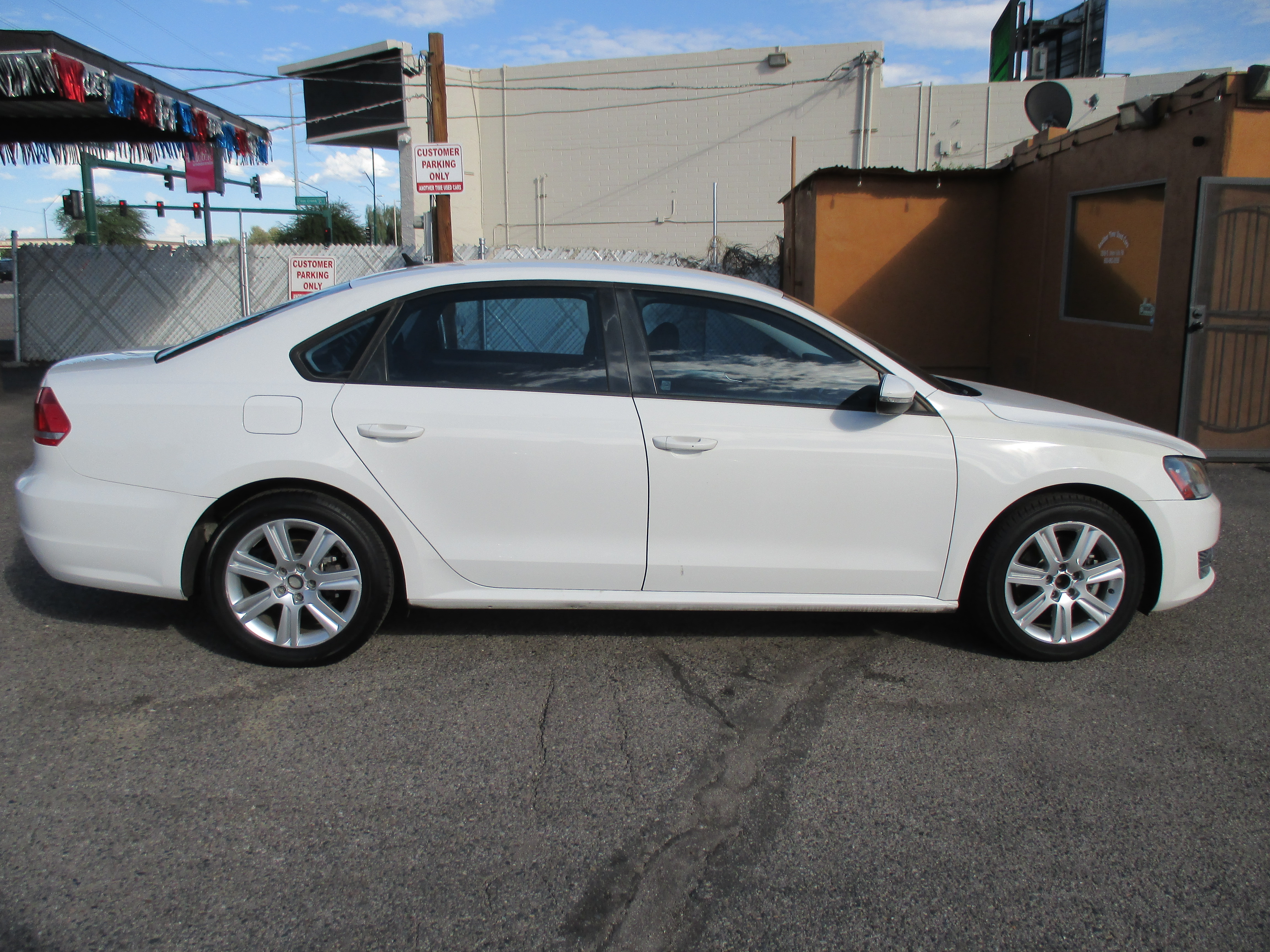 Used 2012 Volkswagen Passat 2.5 SE FWD image 2