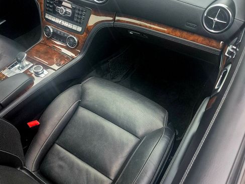 Used 2013 Mercedes-Benz SL 550 image 26