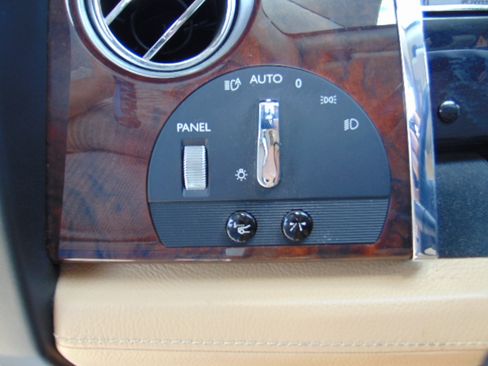 Used 2011 Rolls-Royce Ghost image 13