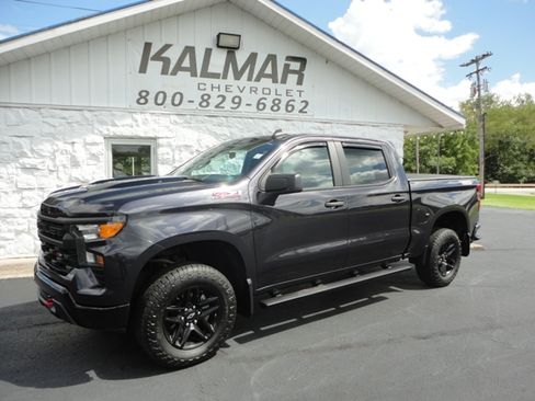 Used 2022 Chevrolet Silverado 1500 4x4 Crew Cab Custom Trail Boss image 5