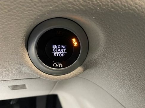 Used 2022 Chrysler Pacifica Touring-L FWD image 14